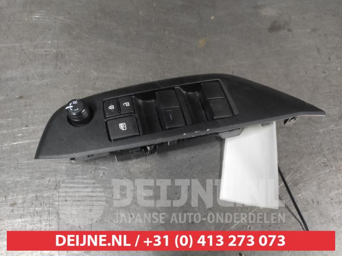 Toyota Yaris Multi-functional window switch O668322
