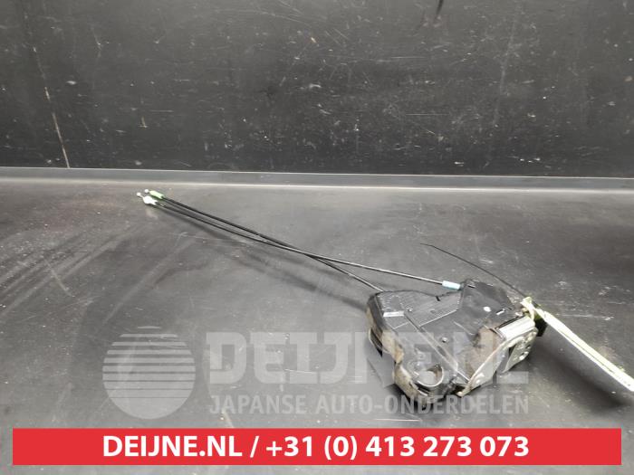 Toyota Verso Deurslot Mechaniek 4Deurs rechts-voor O668634