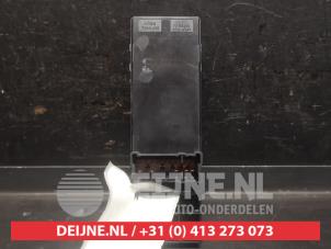 Nissan Navara Combischakelaar ramen O668670 foto 2