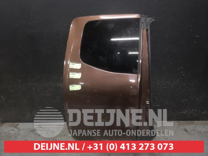 Nissan Navara Portier 4Deurs rechts-achter O668681