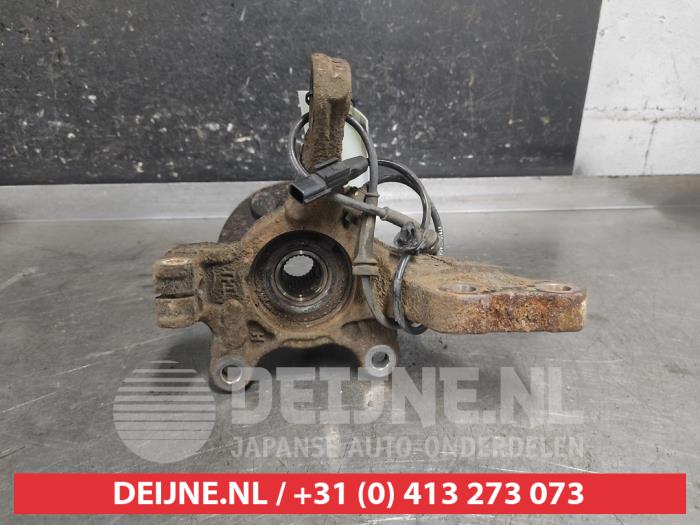 Nissan Micra Fusee links-voor O669000