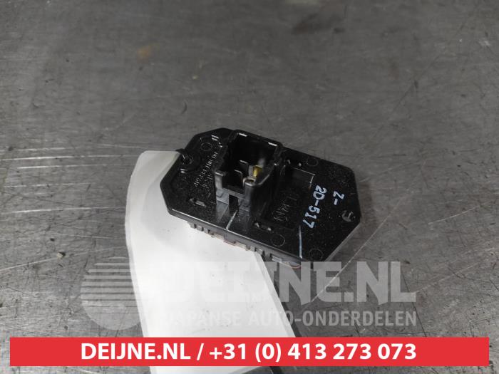 Toyota Yaris Kachel Weerstand O669035