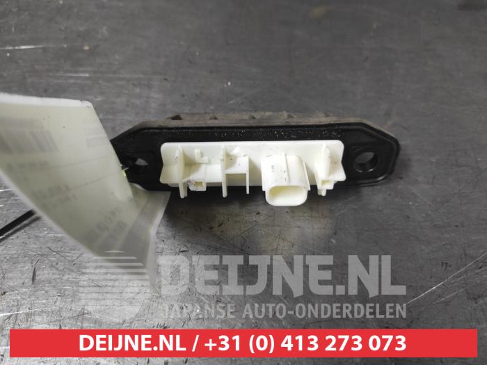 Toyota Yaris Schakelaar achterklep O669037