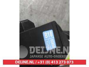 Toyota Yaris Ruitenwis Schakelaar O669067 foto 3