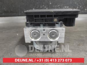 Toyota Yaris ABS Pomp O669089 foto 2