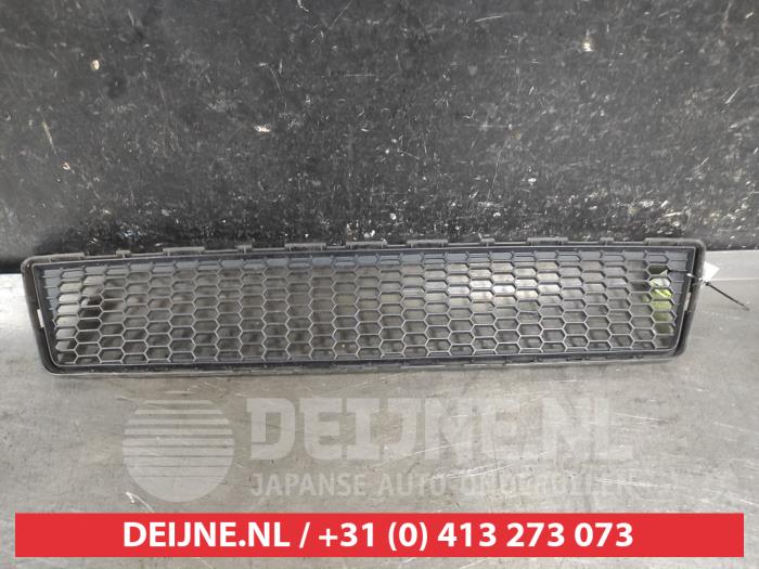 Toyota Verso Bumper Rooster O669096