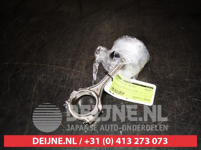 Gebruikte Zuiger Toyota Yaris IV (P21/PA1/PH1) 1.5 12V Hybrid 115 Prijs € 50,00 Margeregeling aangeboden door V.Deijne Jap.Auto-onderdelen BV