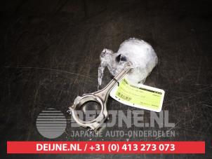 Gebruikte Zuiger Toyota Yaris IV (P21/PA1/PH1) 1.5 12V Hybrid 115 Prijs € 50,00 Margeregeling aangeboden door V.Deijne Jap.Auto-onderdelen BV