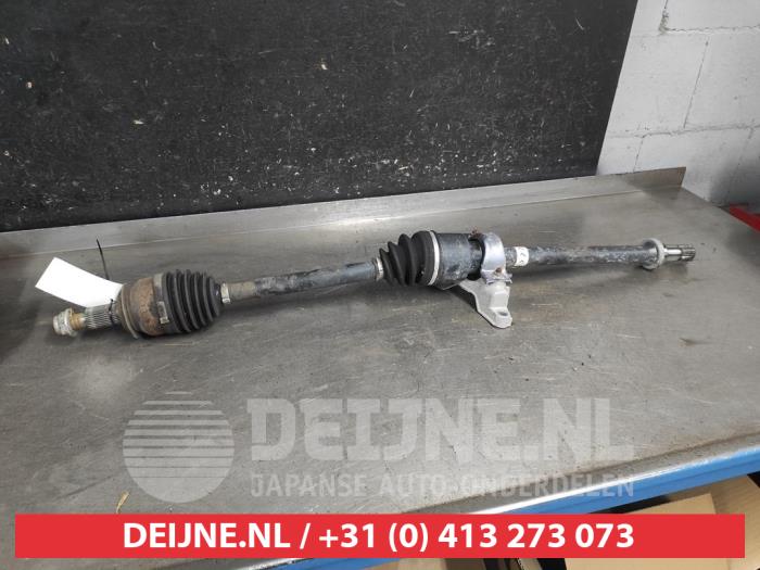 Gebruikte Steekas rechts-voor Mazda 6 SportBreak (GJ/GH/GL) 2.0 Skyactiv G 145 16V Prijs € 75,00 Margeregeling aangeboden door V.Deijne Jap.Auto-onderdelen BV
