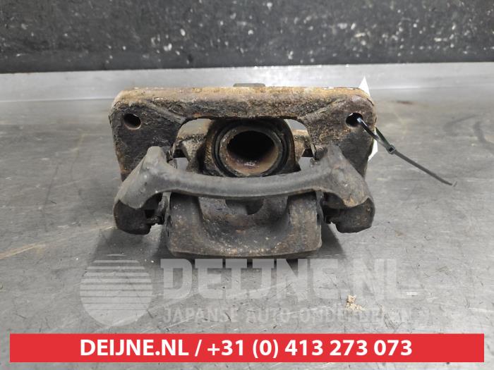 Nissan Navara Remklauw (Tang) links-achter O669160