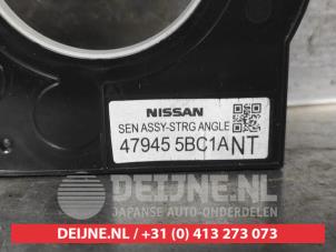 Nissan Navara Lenkwinkelsensor O669183 foto 3