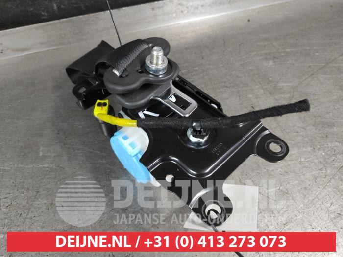 Mazda MX-30 Front seatbelt, right O669377