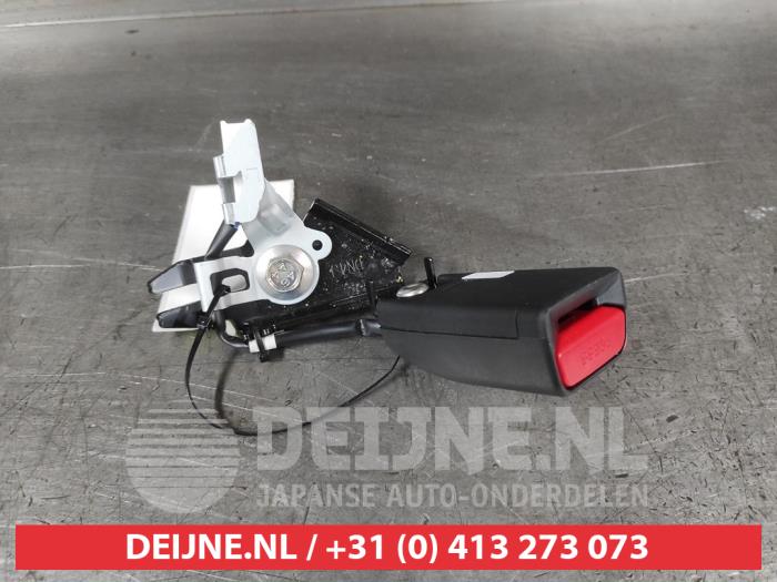 Mazda MX-30 Rear seatbelt buckle, left O669380