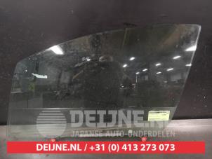 Toyota Yaris Door window 4-door, front left O669504 photo 2