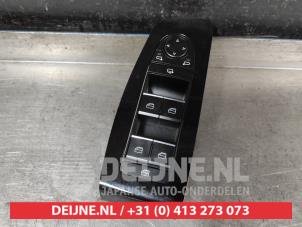 Gebruikte Schakelblok ruiten Mazda 3 Sport (BP) 2.0 SkyActiv-G 122 Mild Hybrid 16V Prijs € 75,00 Margeregeling aangeboden door V.Deijne Jap.Auto-onderdelen BV