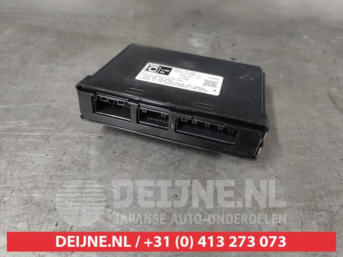 Centrale Deurvergrendelings Module van een Mazda 3 Sport (BP) 2.0 SkyActiv-G 122 Mild Hybrid 16V 2019