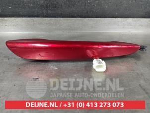 Gebruikte Deurgreep 4Deurs rechts-voor Mazda 3 Sport (BP) 2.0 SkyActiv-G 122 Mild Hybrid 16V Prijs € 35,00 Margeregeling aangeboden door V.Deijne Jap.Auto-onderdelen BV