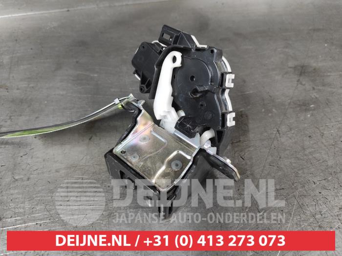 Mazda 3 Tailgate lock mechanism O669557
