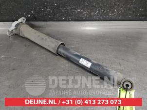 Gebruikte Schokdemper rechts-achter Mazda 3 Sport (BP) 2.0 SkyActiv-G 122 Mild Hybrid 16V Prijs € 50,00 Margeregeling aangeboden door V.Deijne Jap.Auto-onderdelen BV