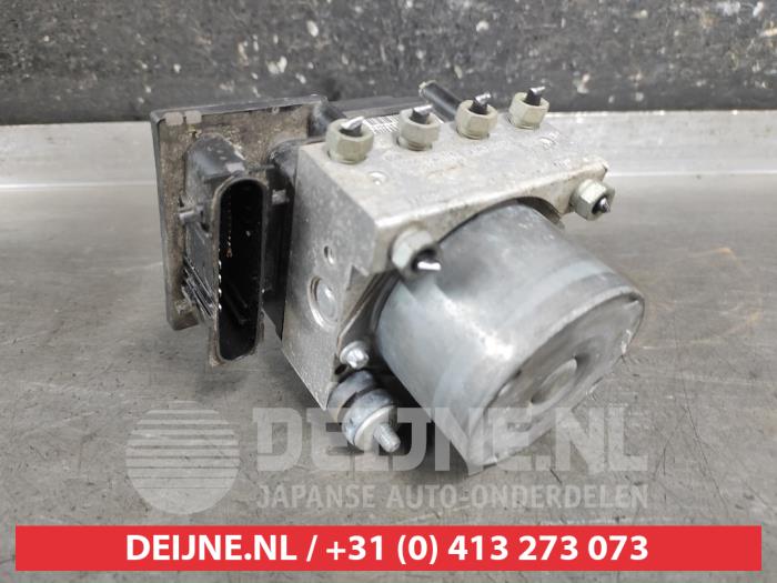 Gebruikte ABS Pomp Mitsubishi Colt (Z2/Z3) 1.1 12V Prijs € 75,00 Margeregeling aangeboden door V.Deijne Jap.Auto-onderdelen BV