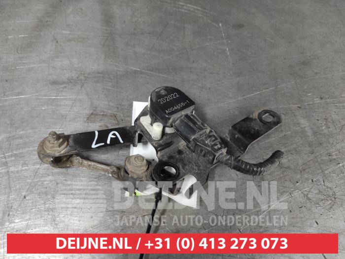 Toyota Hilux Xenon height adjustment O669794