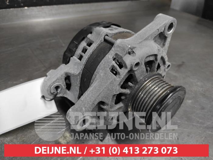 Gebruikte Dynamo Toyota Hilux V/VI 2.8 D4D-F 16V 4x4 Prijs € 175,00 Margeregeling aangeboden door V.Deijne Jap.Auto-onderdelen BV