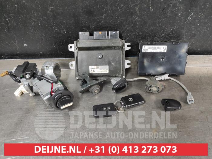 Nissan Micra CC Set of cylinder locks (complete) O670037