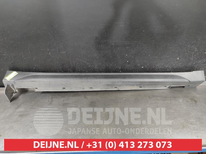 Hyundai Tucson Side skirt, right O670226