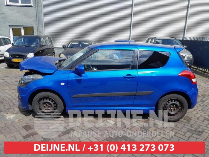 Suzuki Swift Türscheibe 2-türig links O670351