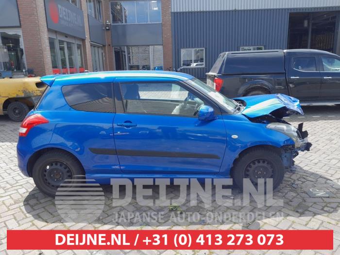 Suzuki Swift Türscheibe 2-türig rechts O670363