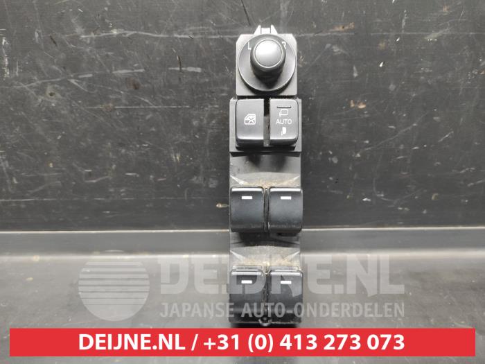 Mazda 3 Kombischalter Fenster O670462