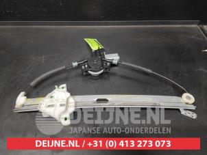 Mazda 3 Ruitmechaniek 4Deurs links-voor O670466 foto 2