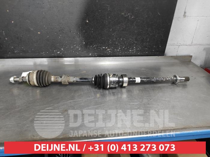 Mazda CX-30 Aandrijfas rechts-voor O670492
