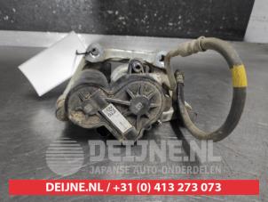 Mazda CX-30 Remklauw (Tang) links-achter O670504 foto 2