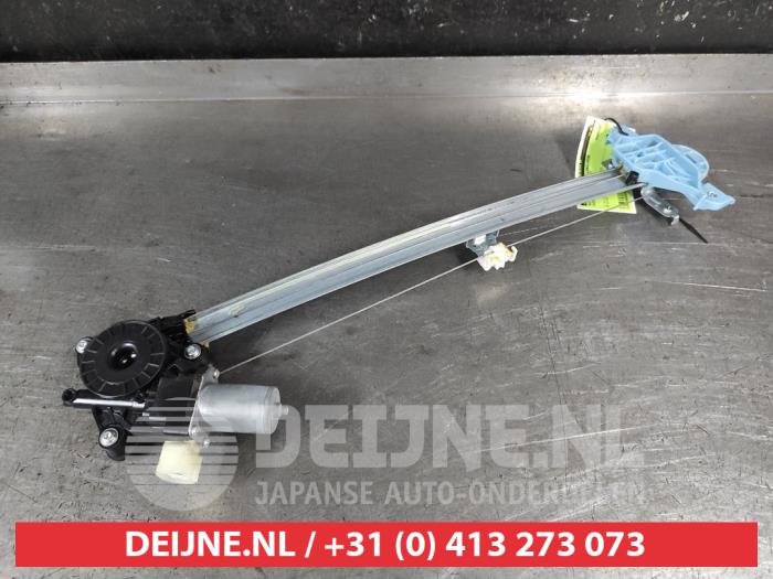 Suzuki Swift Ruitmechaniek 4Deurs links-voor O670632