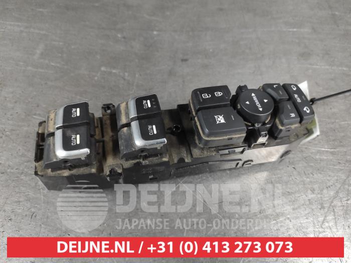 Kia Sorento Multi-functional window switch O670731
