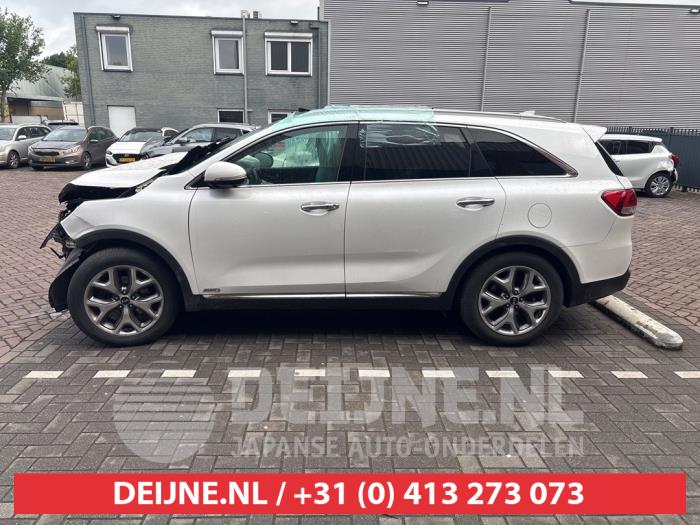 Kia Sorento Extra window 4-door, left O670740