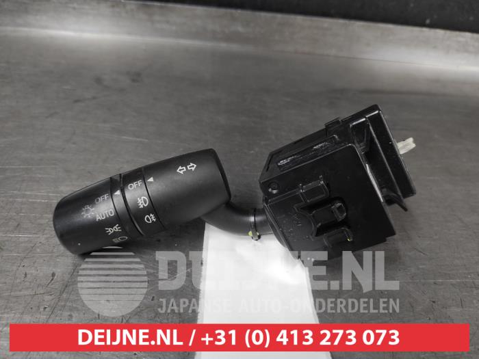 Mazda 3 Licht Schalter O670877