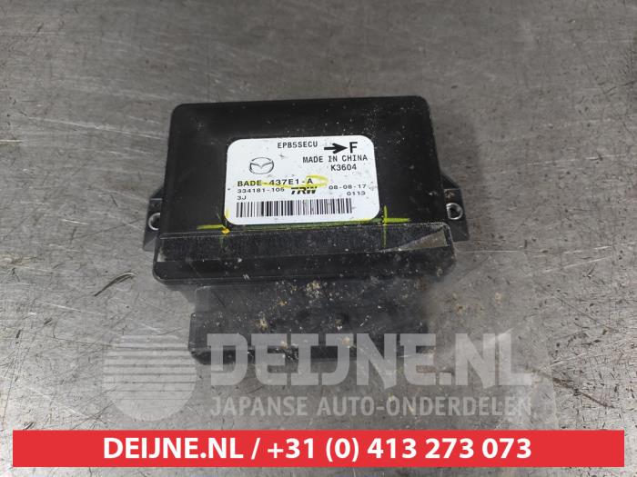 Handrem Module van een Mazda 3 (BM/BN) 1.5 SkyActiv-D 105 16V 2018