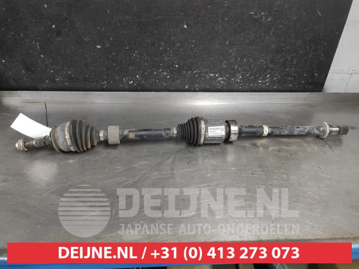 Mazda 3 Aandrijfas rechts-voor O670904