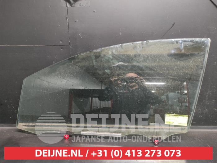 Toyota Verso-S Portierruit 4Deurs links-voor O670916