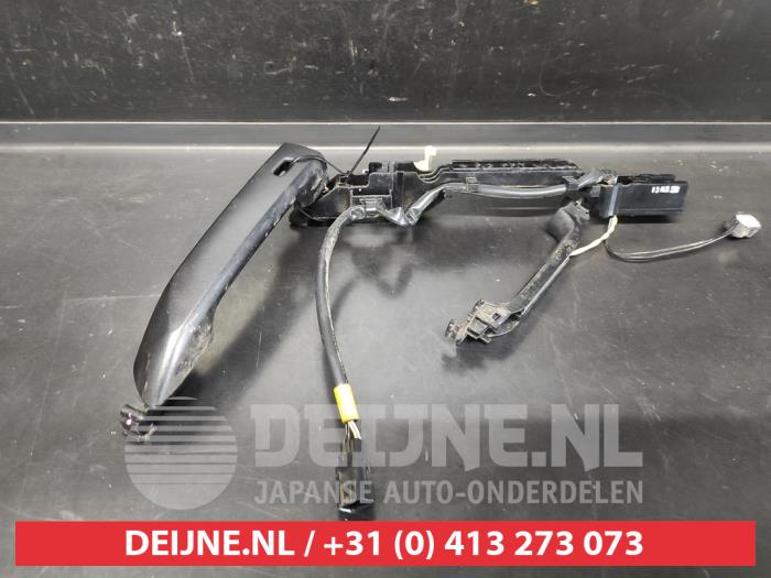 Isuzu D-MAX Türgriff 4-türig links vorne O670978