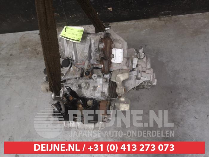 Toyota Yaris Getriebe O671116