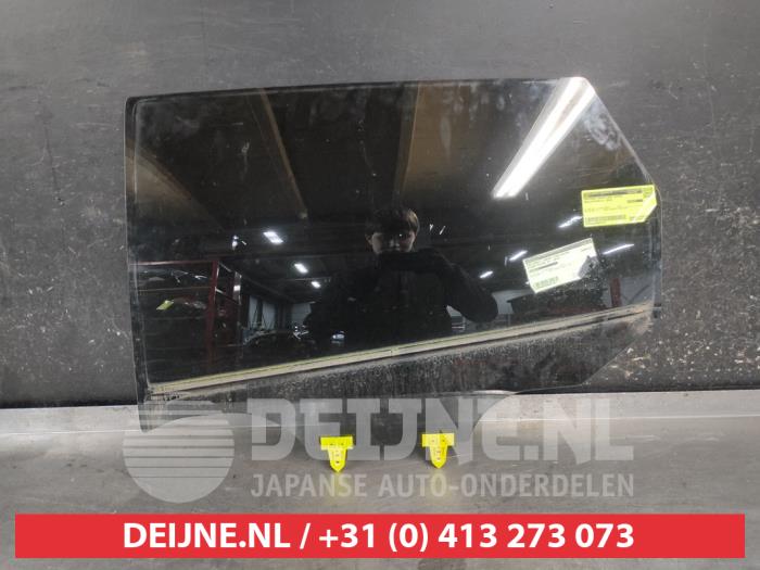 Nissan Pulsar Portierruit 4Deurs links-achter O671217