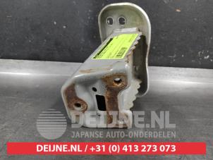Toyota Verso-S Bumpersteun links-voor O671280 foto 2