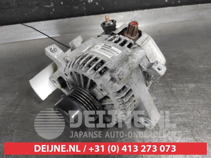 Gebruikte Dynamo Toyota Verso S 1.33 16V Dual VVT-I Prijs op aanvraag aangeboden door V.Deijne Jap.Auto-onderdelen BV