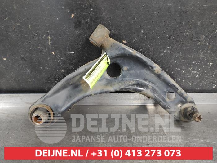 Toyota Verso-S Draagarm onder rechts-voor O671296