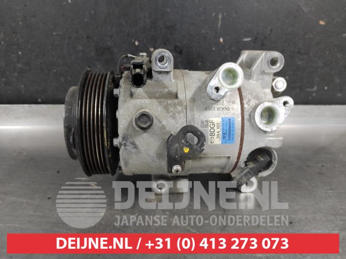 Mazda 3 Air conditioning pump O671364