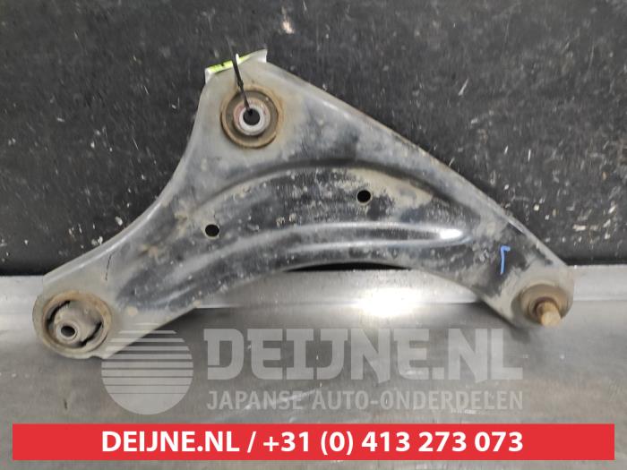 Nissan Pulsar Draagarm onder rechts-voor O671450