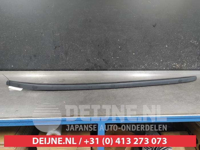 Hyundai Bayon Dachreling rechts O671461